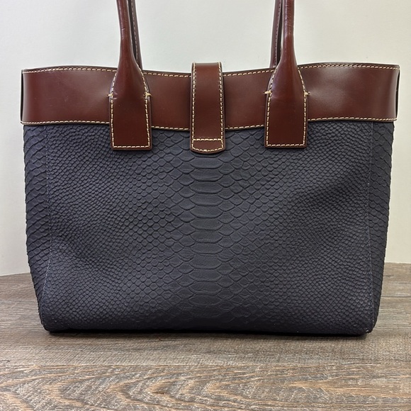 Dooney & Bourke Leather Logo Lock Shoulder Bag - Picture 3 of 16